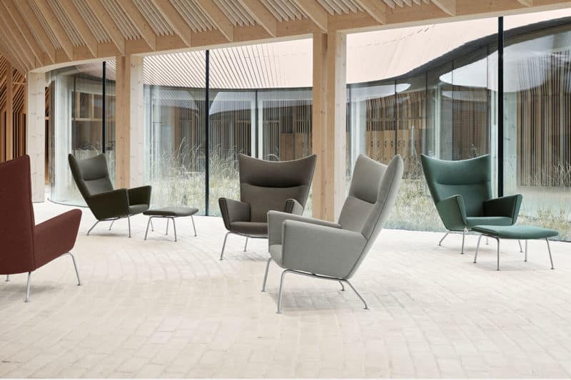 CH445 Wing Chair