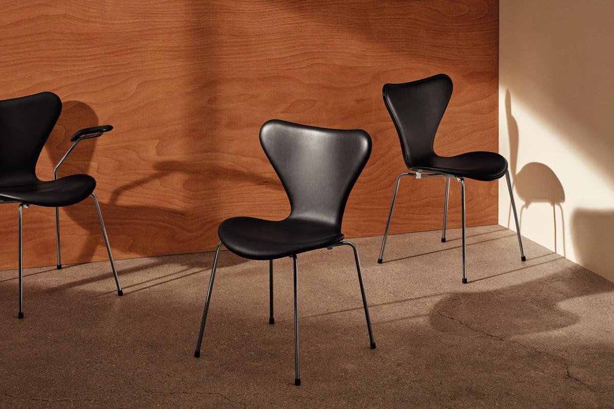 FriHa_Serie7_Essential_3 Fritz Hansen Serie 7 Stuhl mit essential Ledr in schwarz