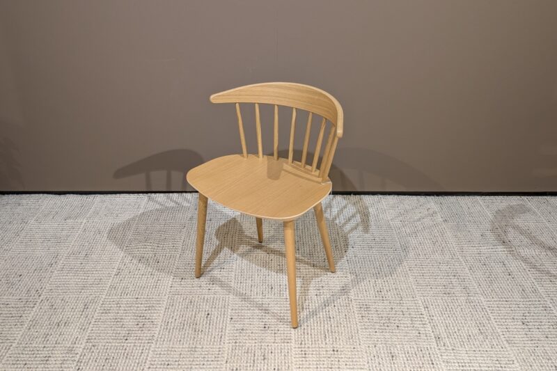 Stuhl J104 von HAY Eiche lackiert