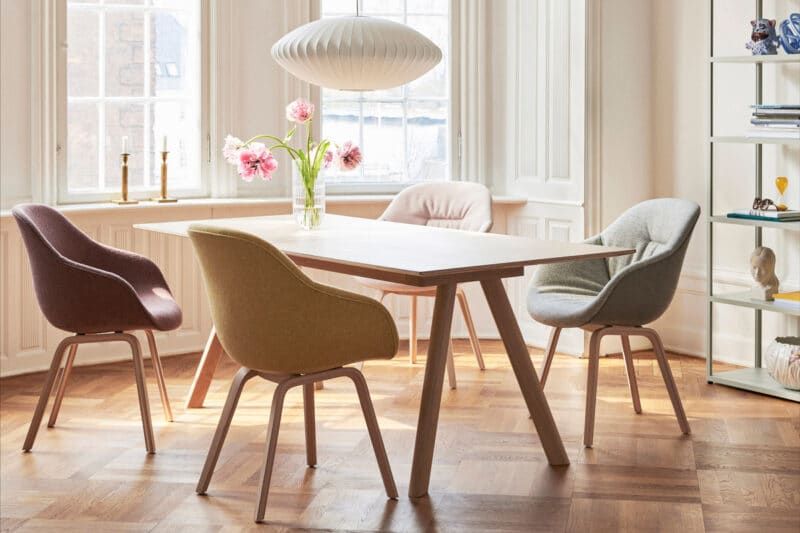 HAY Esstischgruppe, Esstisch CPH 30, Stühle About a Chair gepolstert