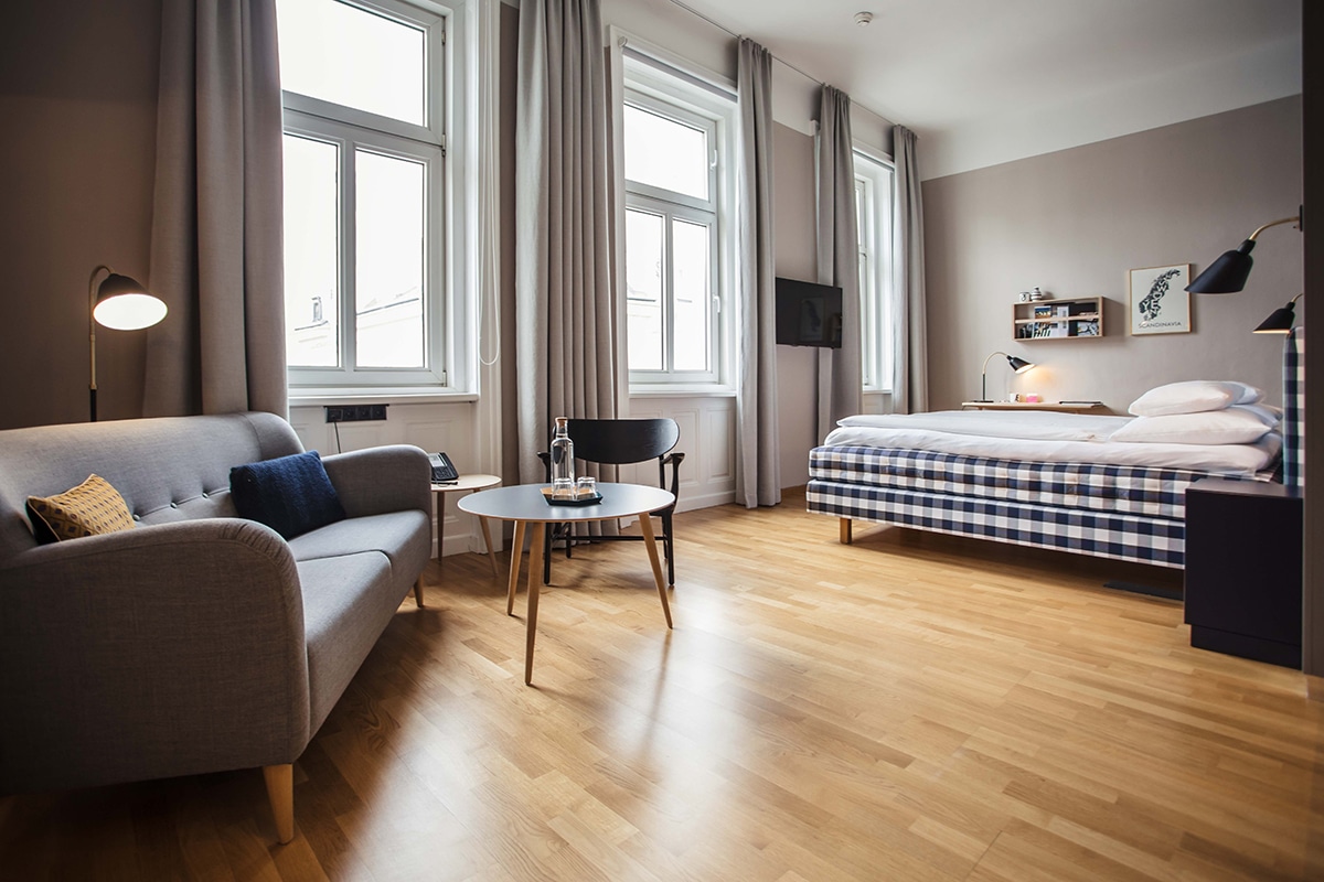 das skandinavische hotelzimmer eine kooperation zwischen scandinavian design house graz