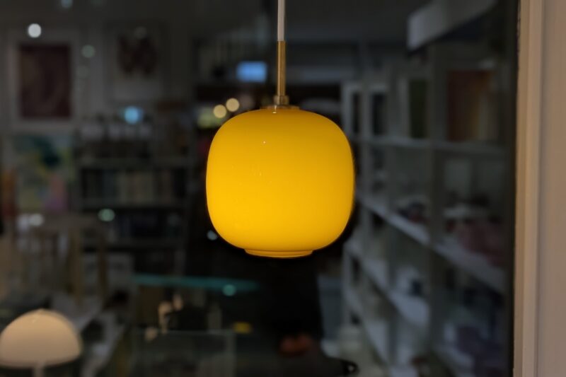 Hängeleuchte VL45 Radiohus Vilhelm Lauritzen von Louis Poulsen in der Farbe Amber