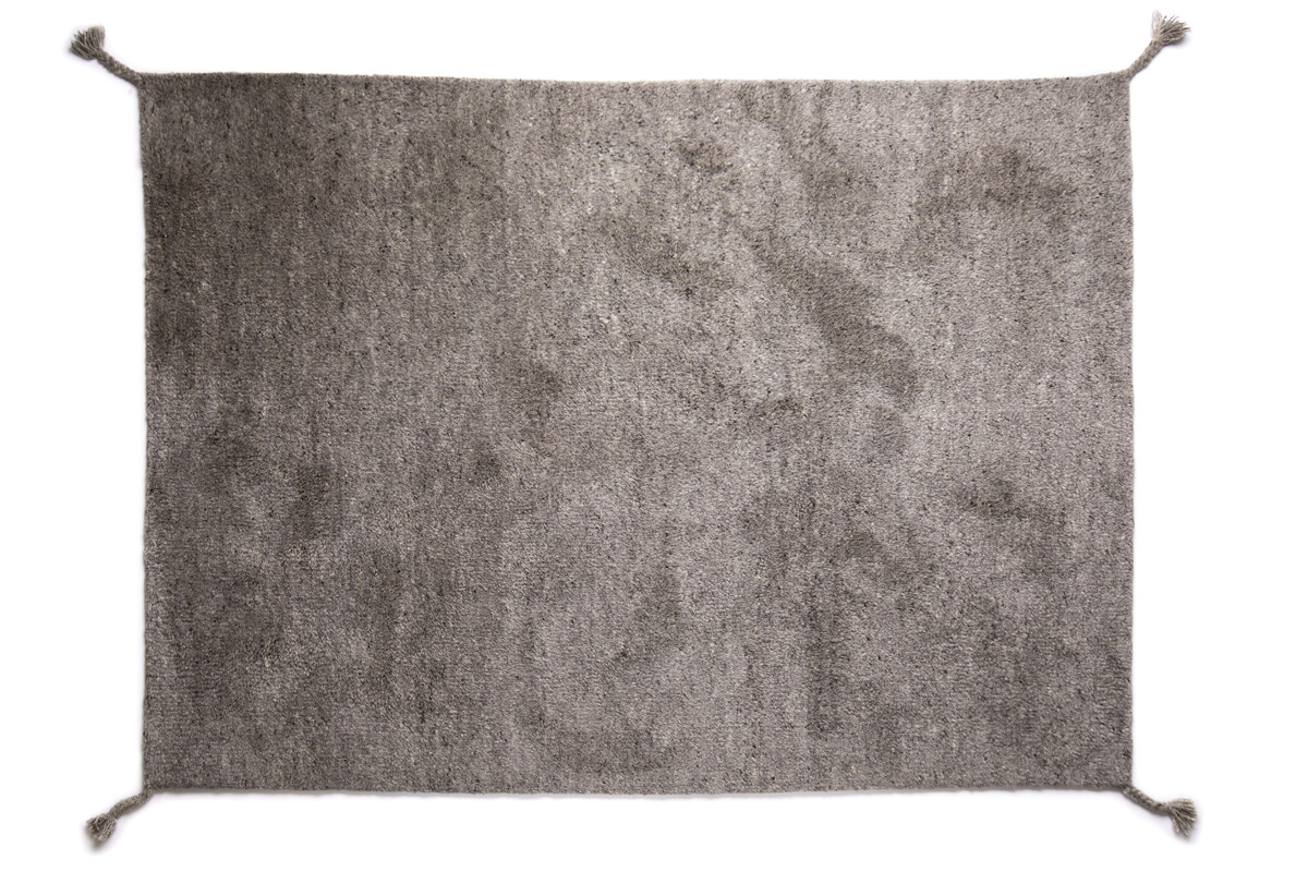 Uni_18503030_light-grey_b Wollteppich Uni von Woodnotes in der Farbe Light Grey