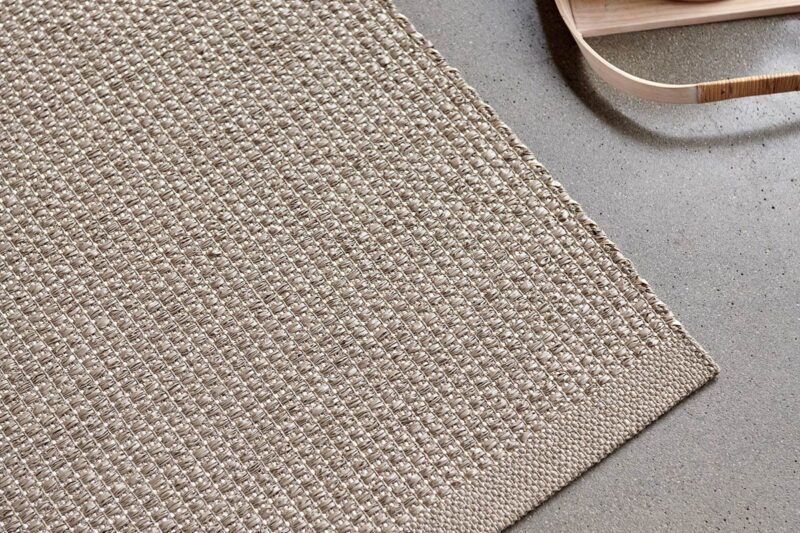 Pappelina Teppich Emm Farbe Potatoe/Beige Metallic